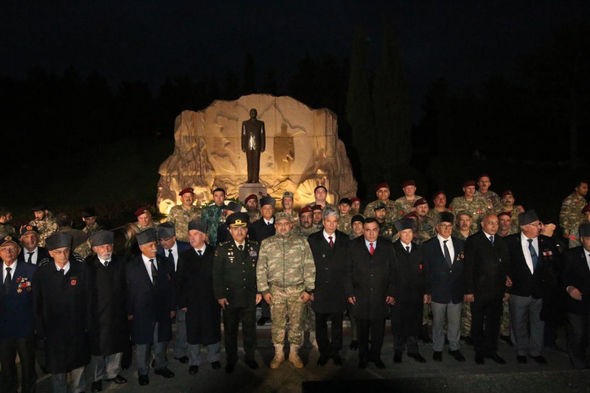 Zəfər Günü ərəfəsində türkiyəli qazilər Bakıya səfər edib - FOTO